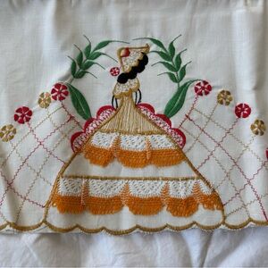 Embroidered Pillow Case Set with Elegant Woman Design
